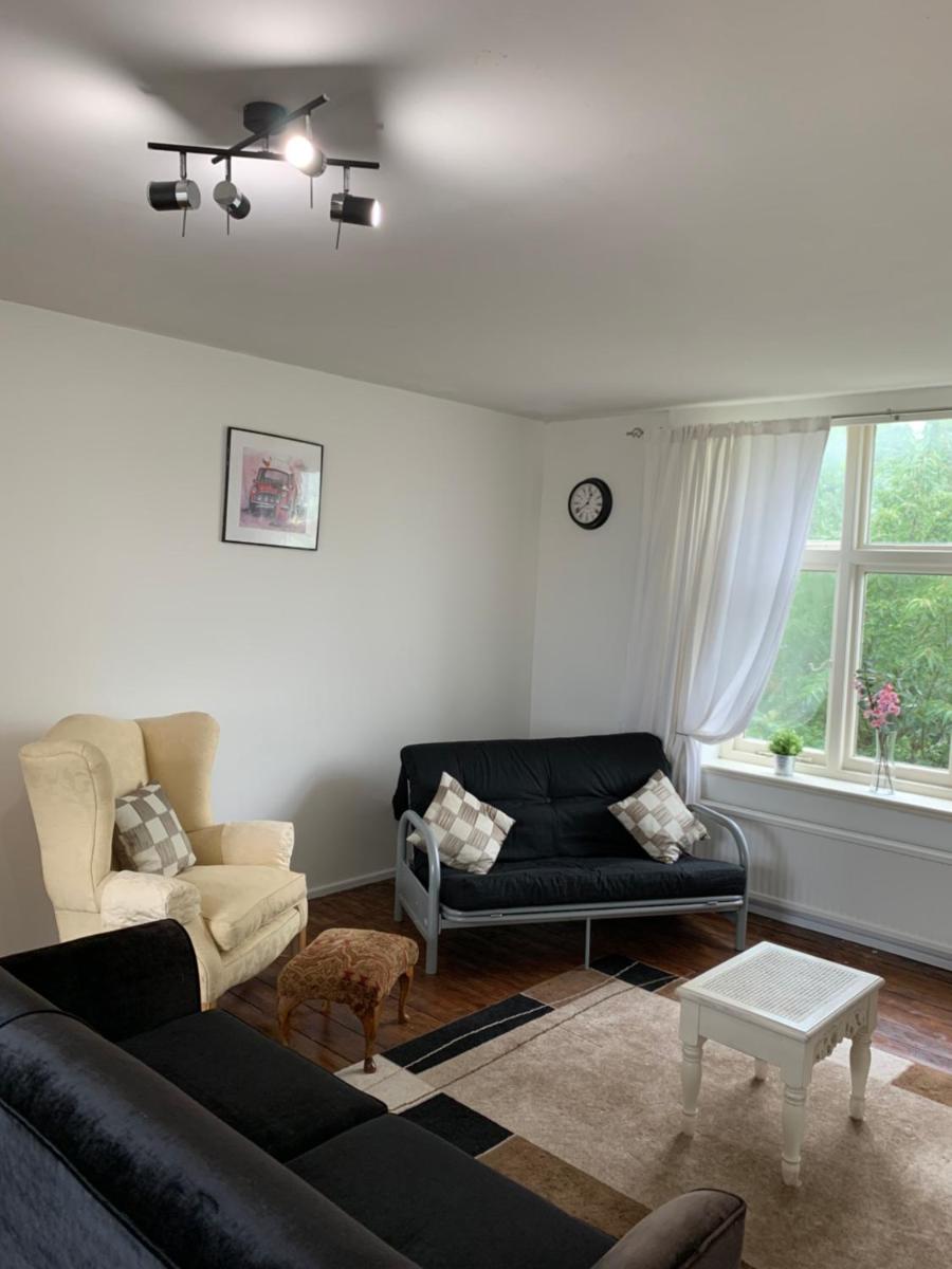 Entire Spacious Apartment - Housity