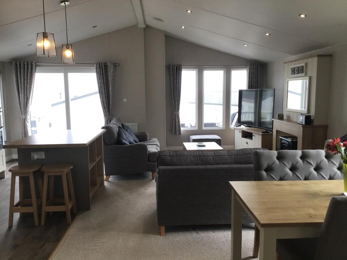 4 Signature Cove Thorness Bay Thorness Lane Isle of Wight PO31 8NJ - Housity