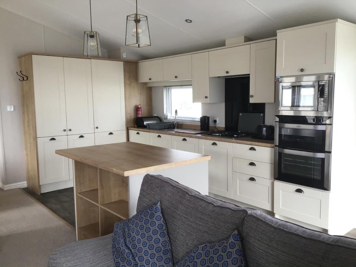 4 Signature Cove Thorness Bay Thorness Lane Isle of Wight PO31 8NJ - Housity