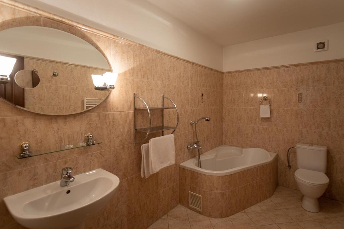 Hotel Zámeček Pod Hradem Starý Jičín 111 - Housity
