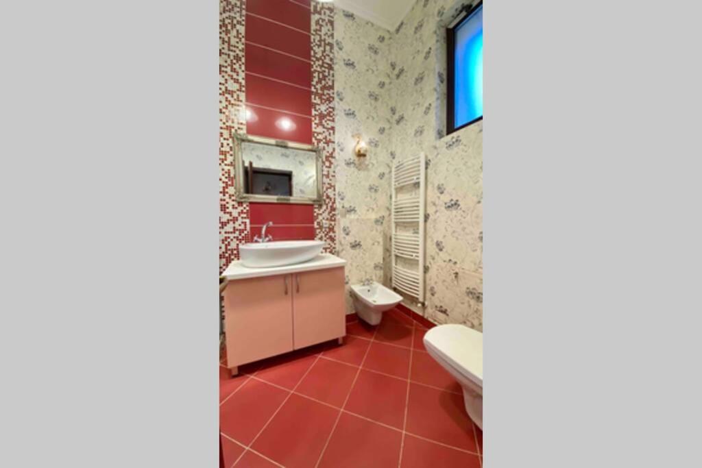 Budoir Royal - Housity