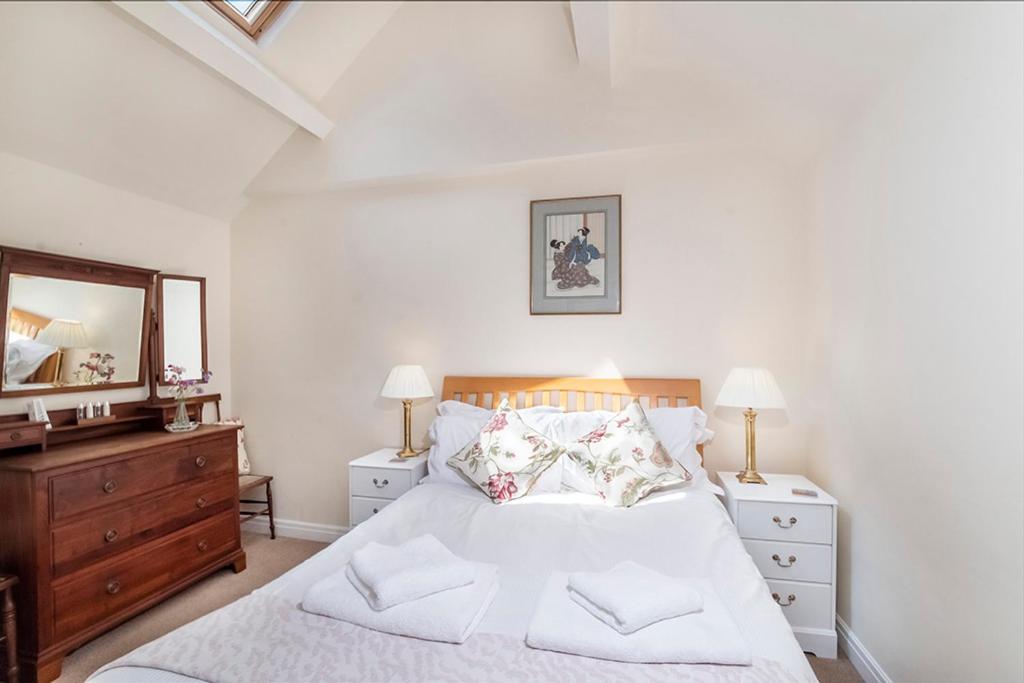 Cavalier Cottage - Housity