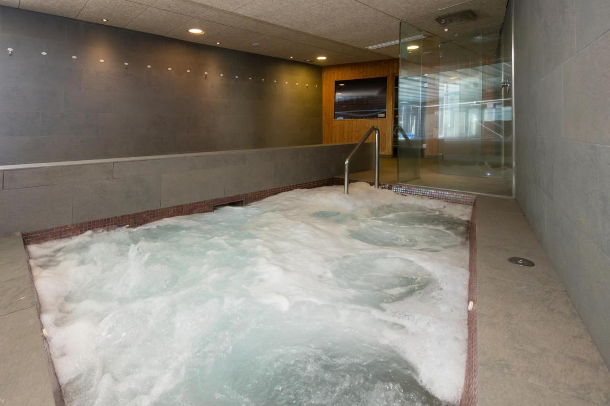 Imagen de la galería de Hotel Thalasso Cantabrico Las Sirenas 4 Superior, en Viveiro