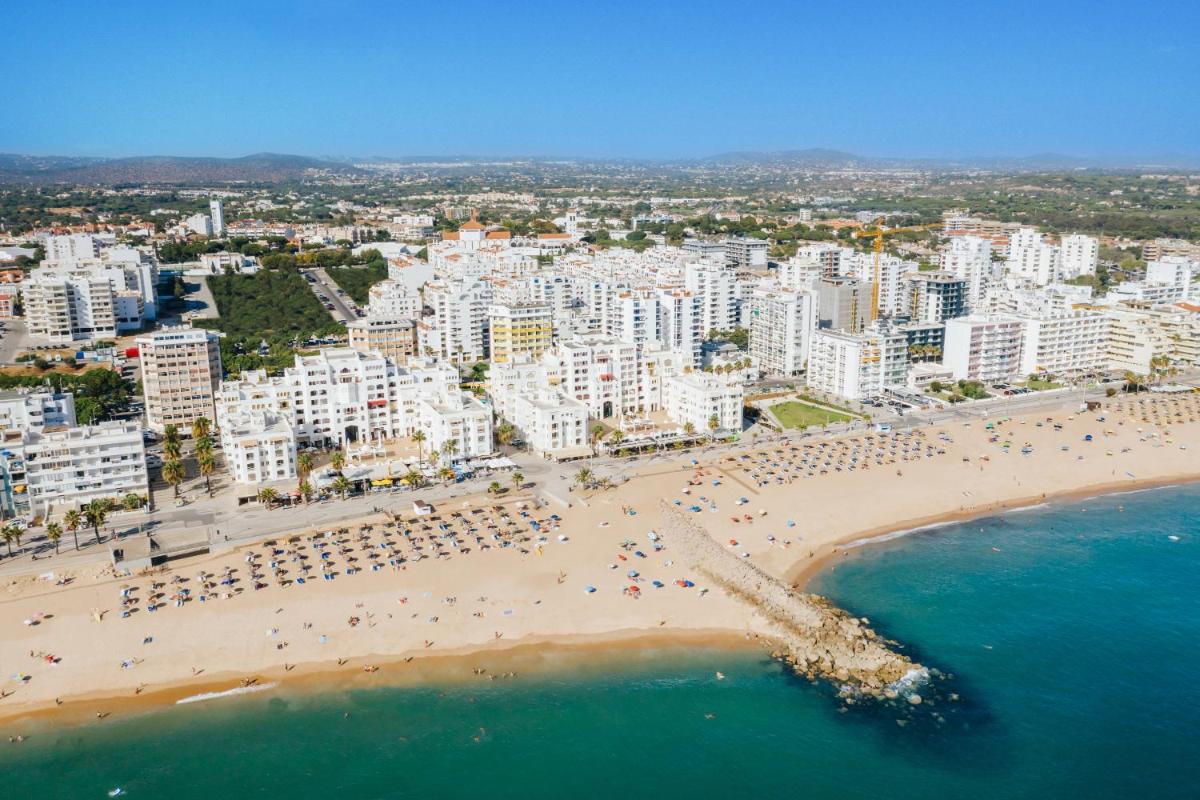 Hotel Atismar - Housity