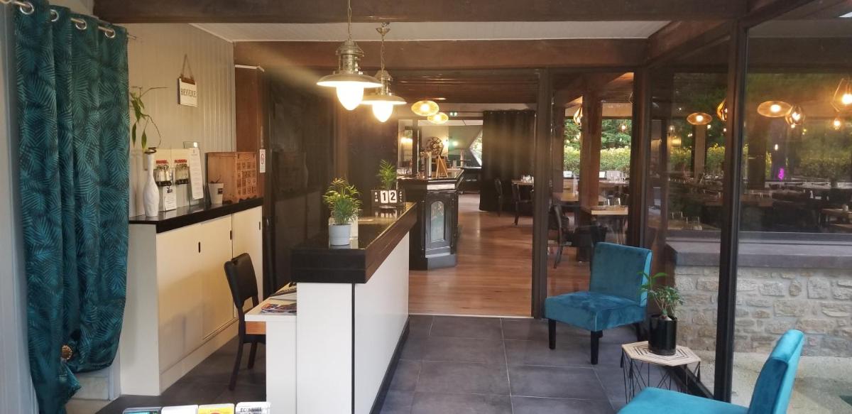Les Dineux Village - Housity