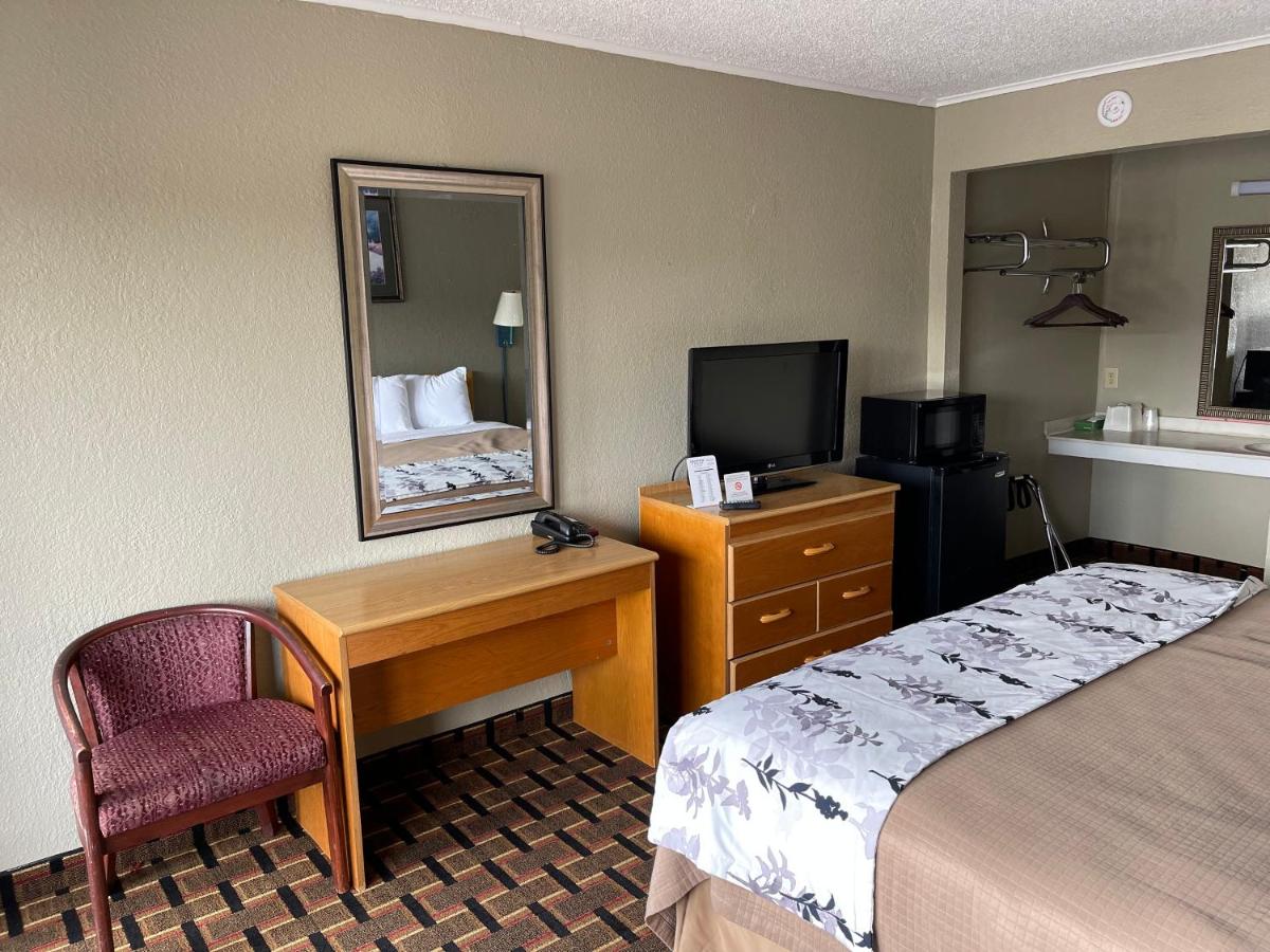 I-26 Inn - Housity