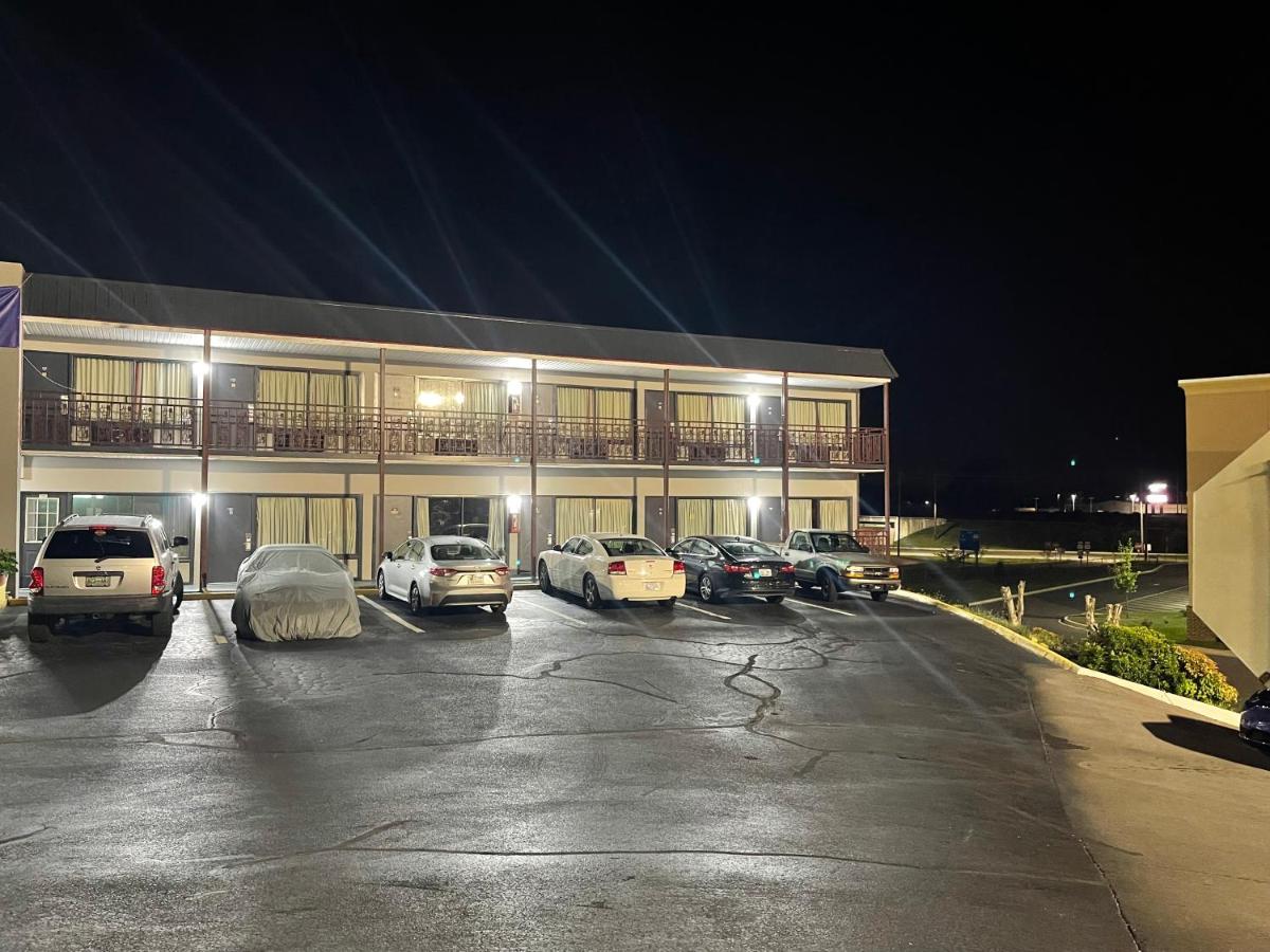 I-26 Inn - Housity