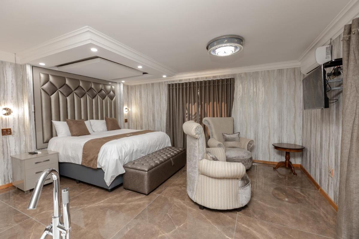 Xilumani Hotel - Housity
