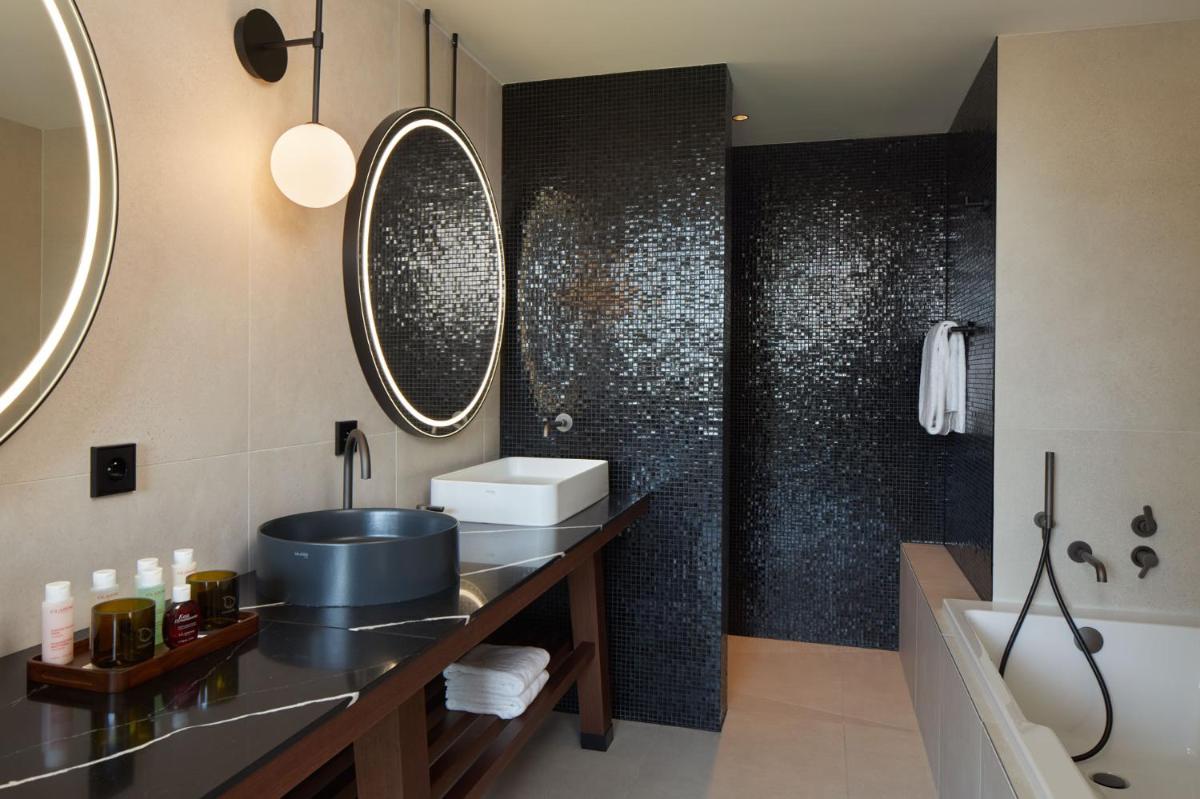 Salle de bains dans l'établissement L'Esquisse Hotel & Spa Colmar - MGallery Collection