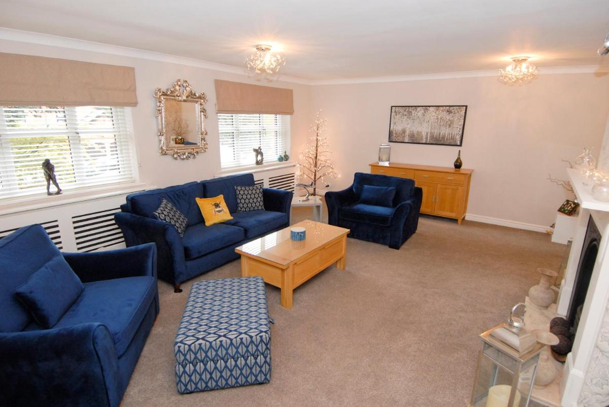 Wilmslow Airbnb - Housity