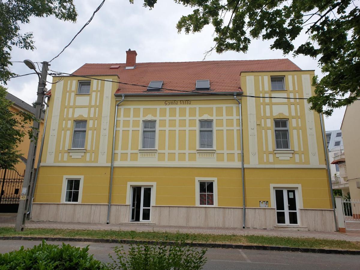 Gyula Villa - Housity