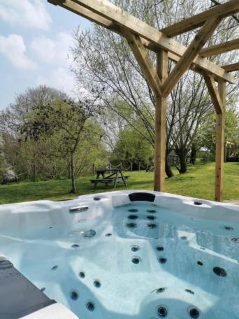 Wall Eden Farm - Luxury Log Cabins and Glamping - Housity