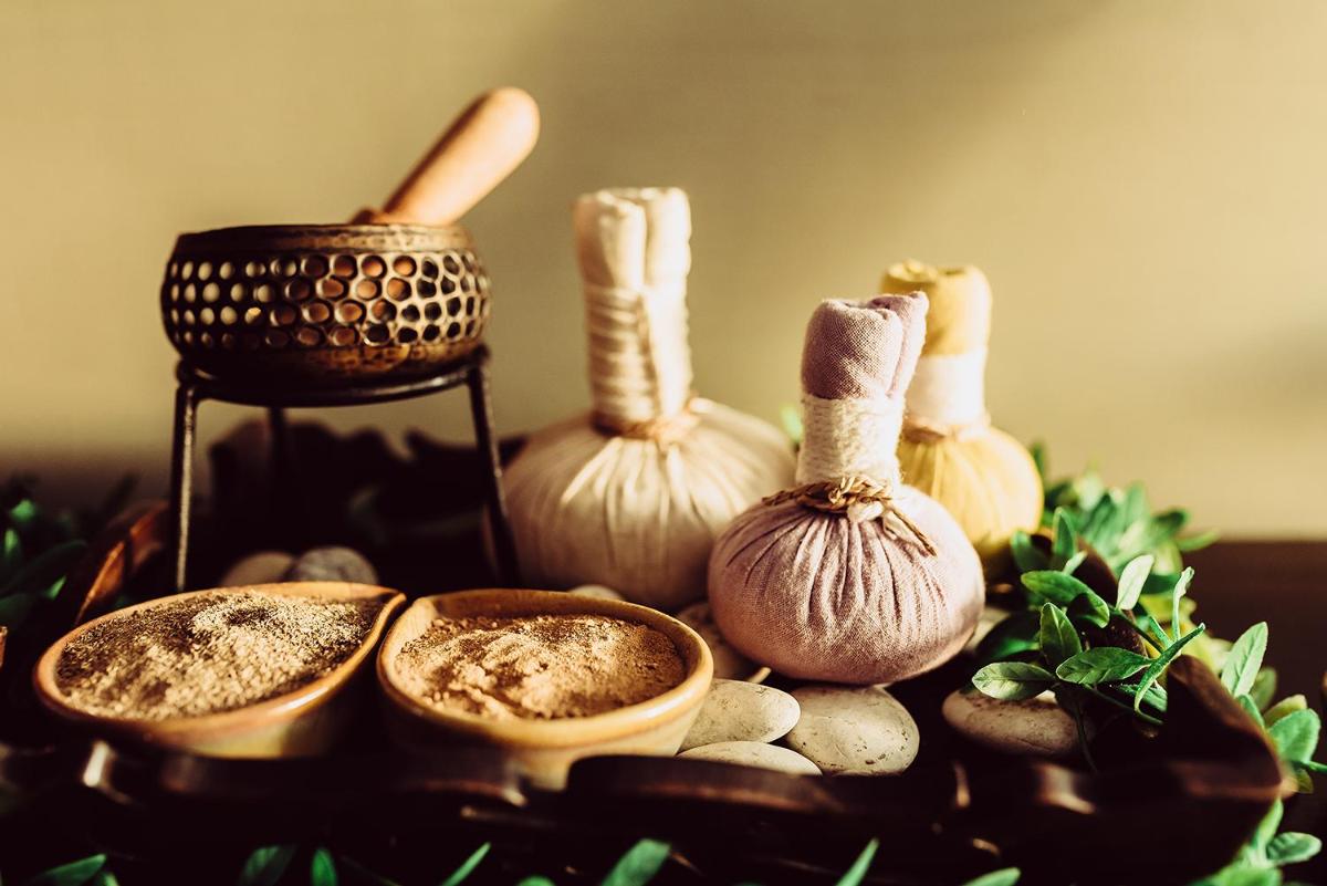 a group of different types of garlic sitting on a table at Pilibhit House, Haridwar – IHCL SeleQtions in Haridwār