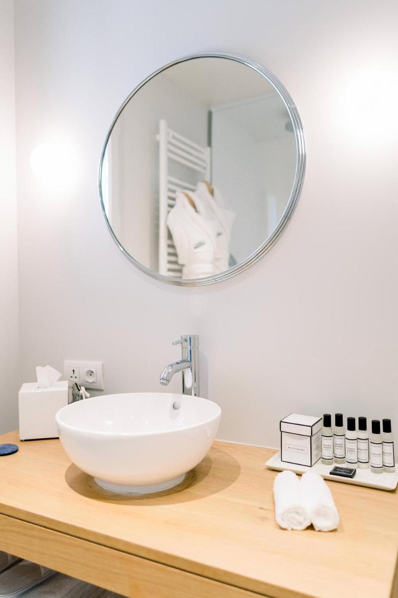 Salle de bains dans l'établissement Château L'Hospitalet Wine Resort Beach & Spa