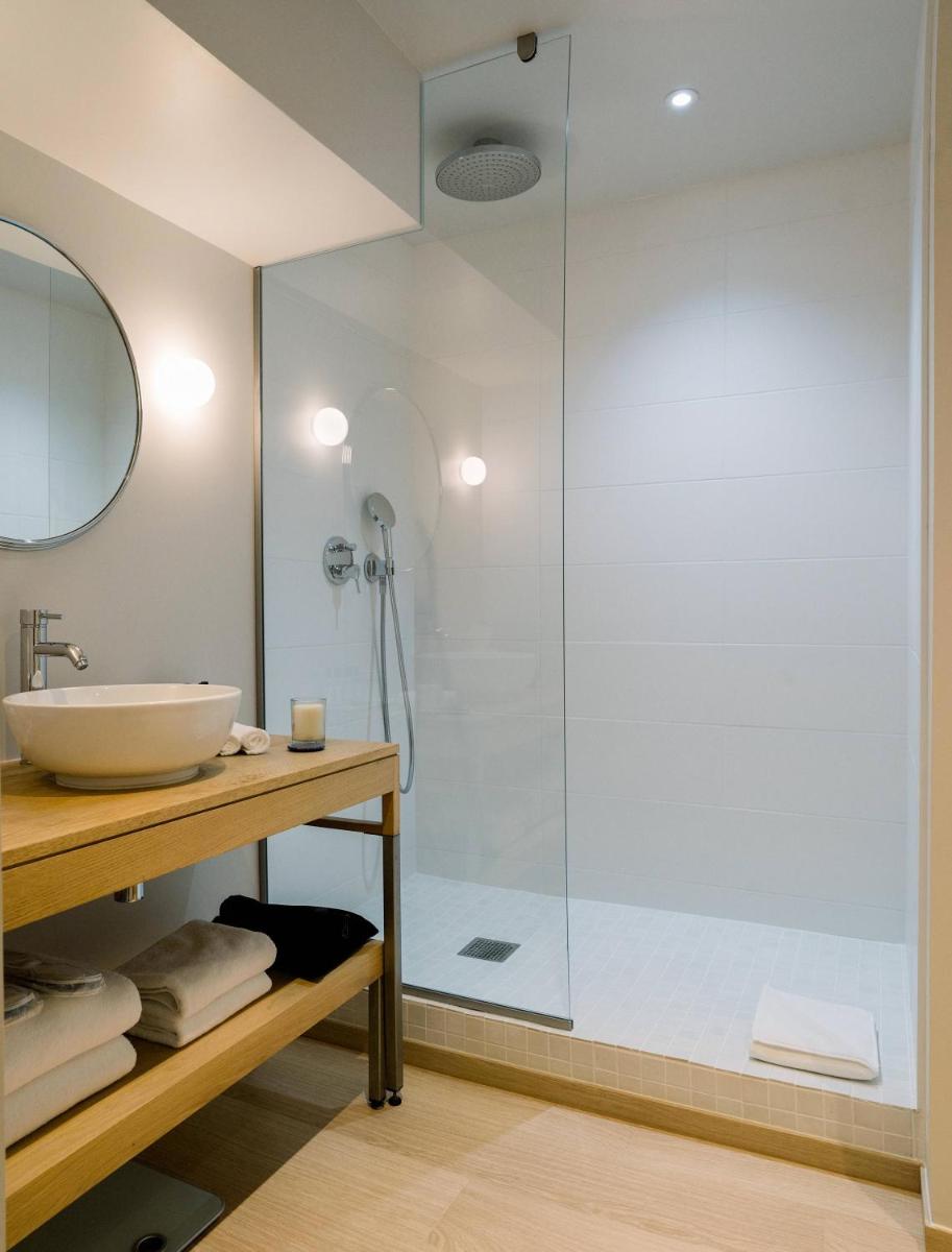 Salle de bains dans l'établissement Château L'Hospitalet Wine Resort Beach & Spa