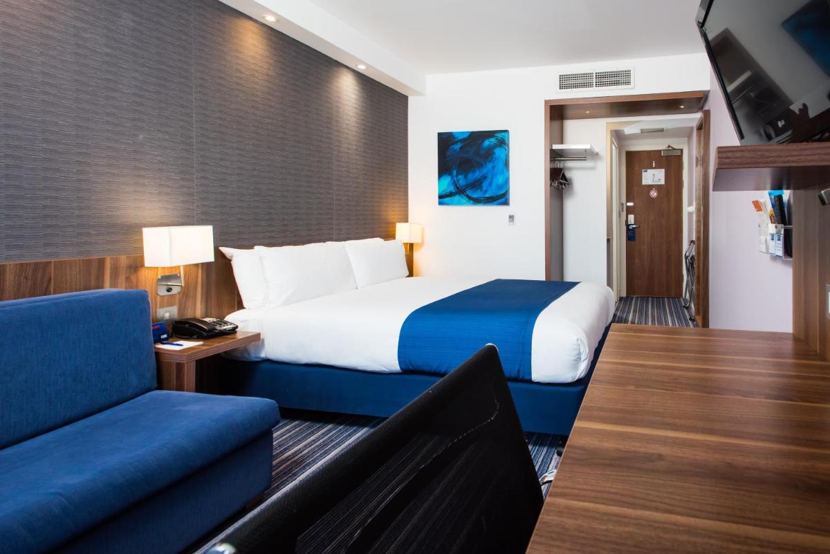 Holiday Inn Express London-Wimbledon-South, an IHG Hotel - Housity