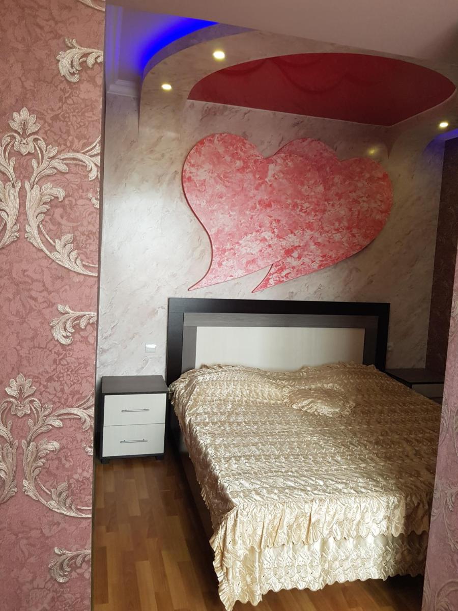Luxury Apartment-1 in the Center of Yerevan, Safaryans Family - Housity