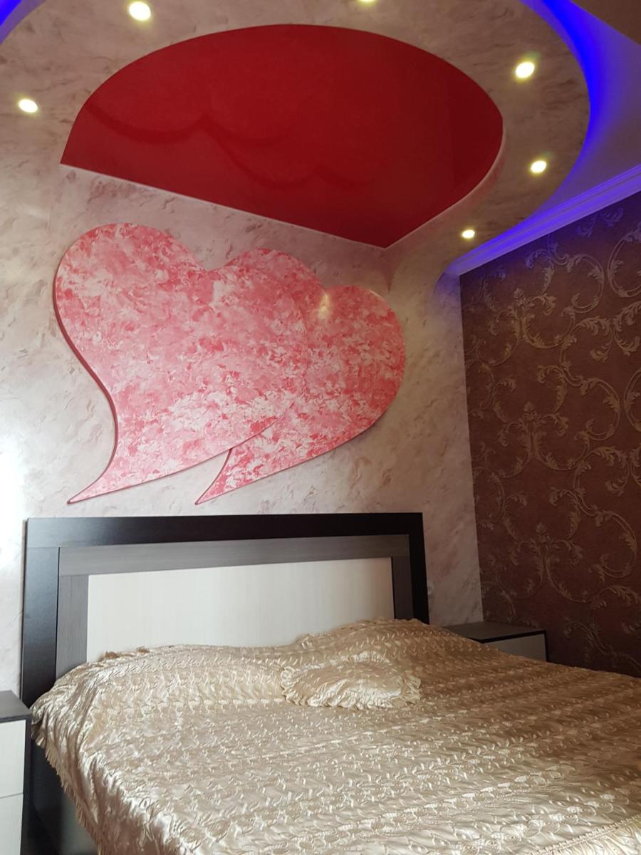 Luxury Apartment-1 in the Center of Yerevan, Safaryans Family - Housity