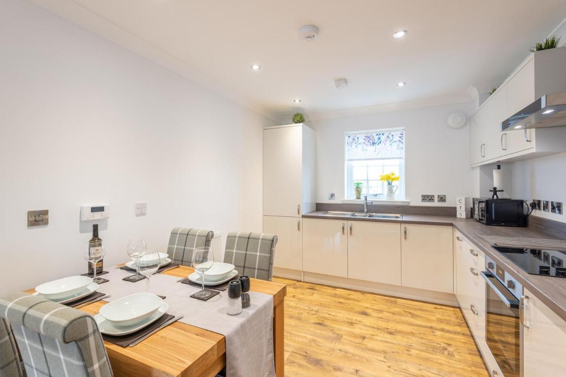 Stylish & Modern Apartment - Housity