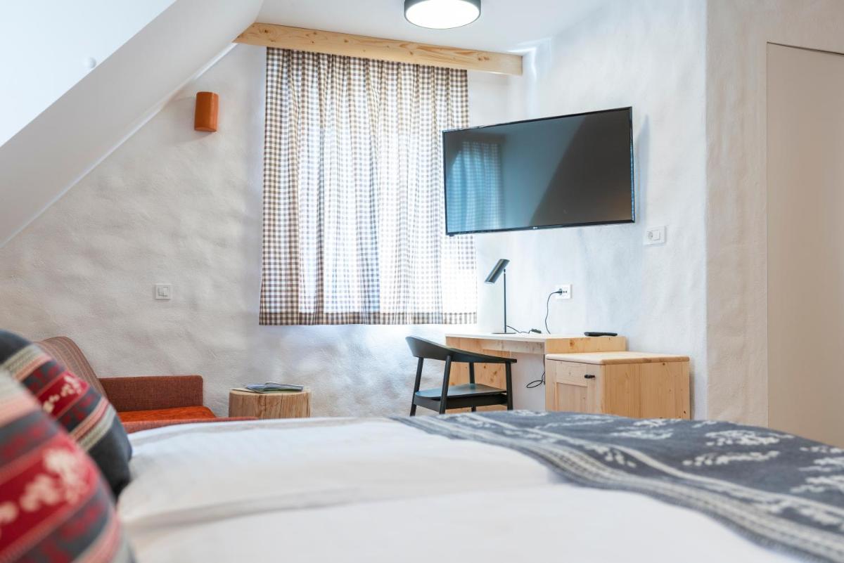 Guesthouse & Camping Danica Bohinj - Housity