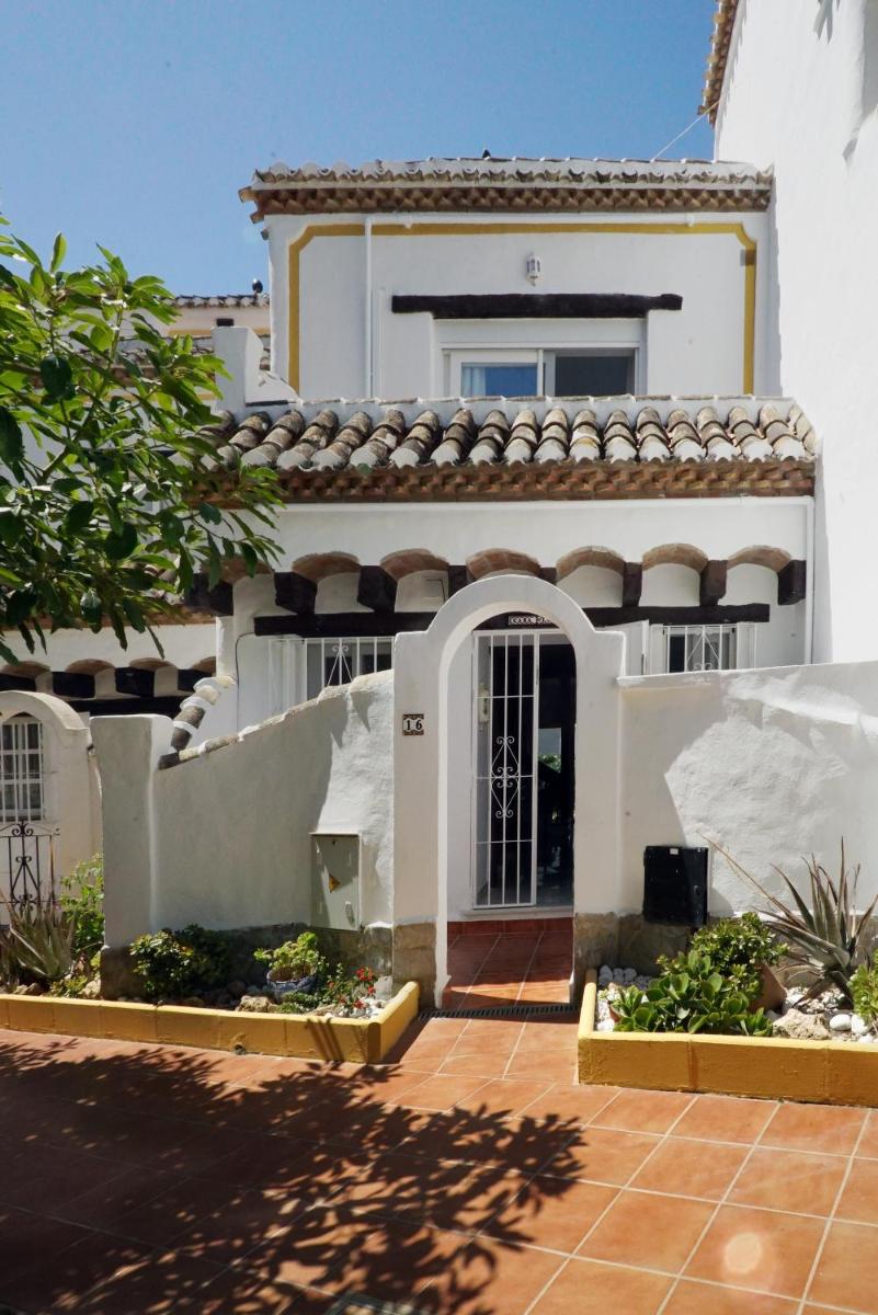 Beach House Casa Luna, Marbella - Housity