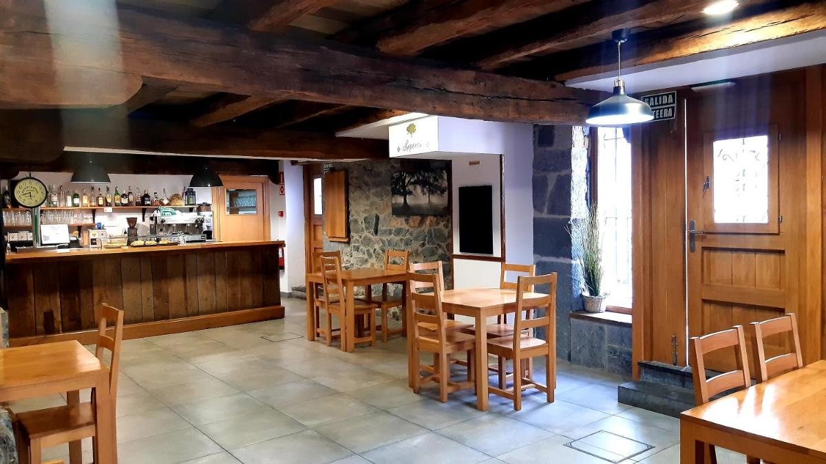 Hostal-Cicloturismo Lopenea - Housity