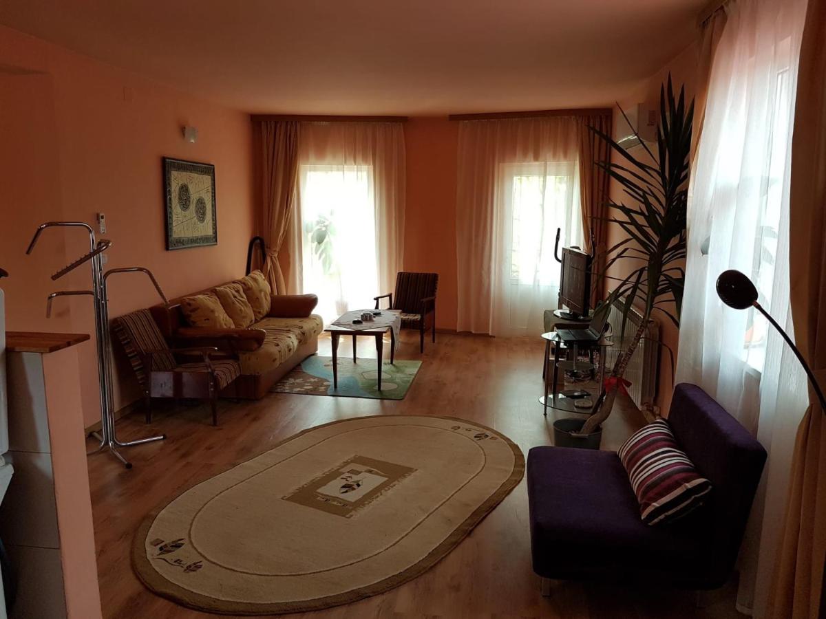 Sasha's Place - Housity