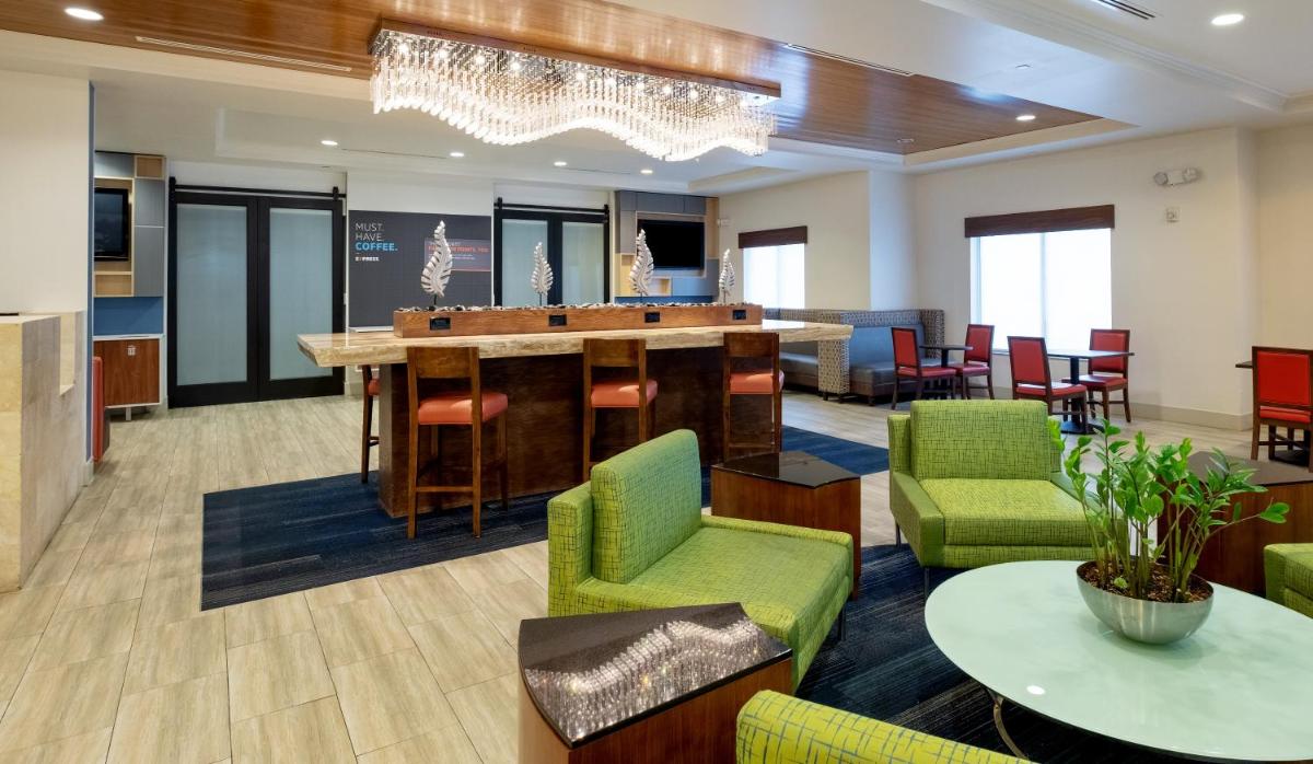 Holiday Inn Express-International Drive, an IHG Hotel - Housity