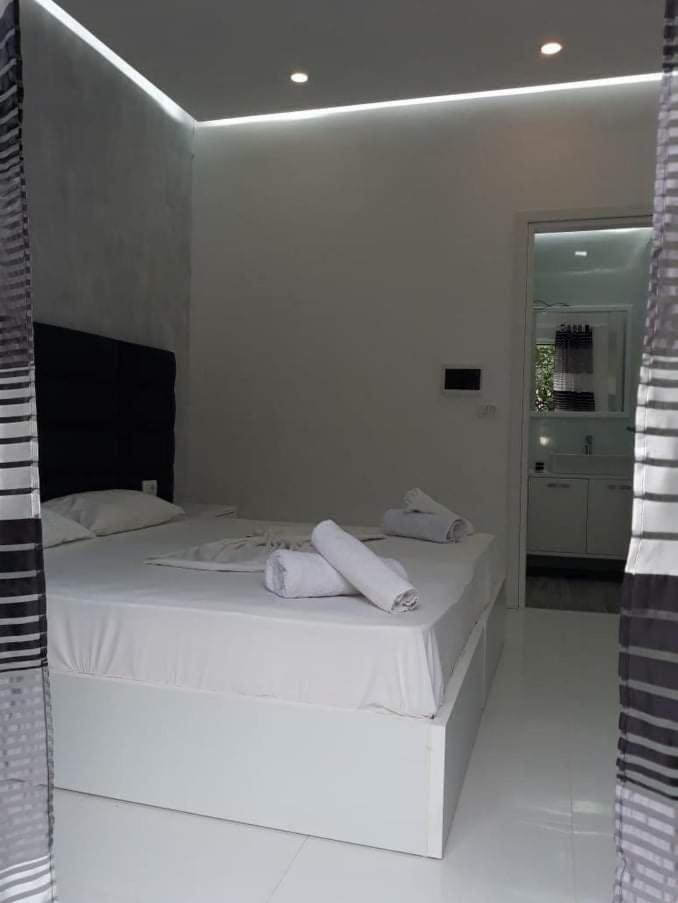 Lino house - Housity