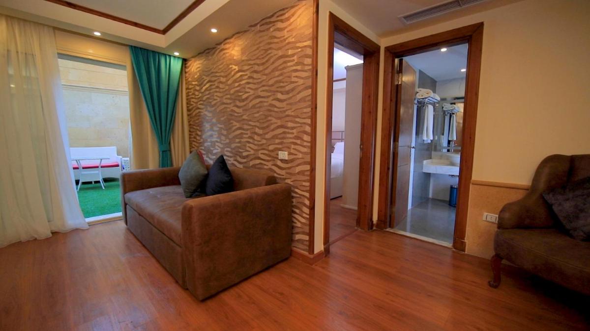 Villa 14 Suites - Housity