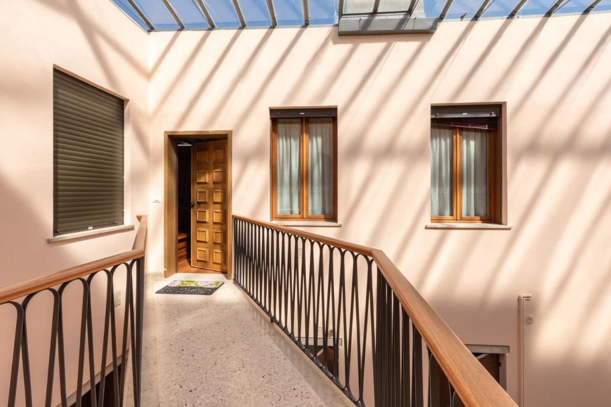 giulia house - Housity