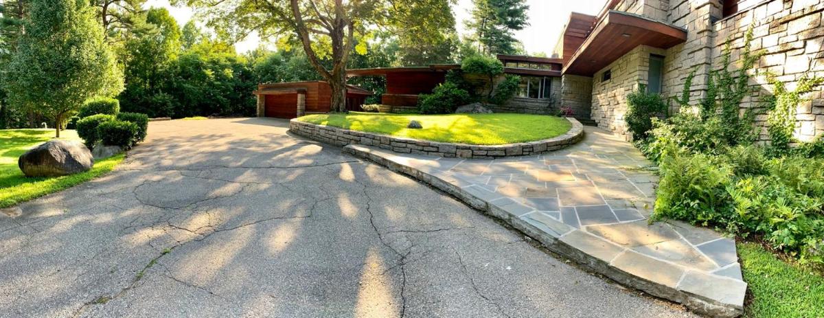 Peaceful Getaway Cottage on grounds of historic mid-century gem - Housity