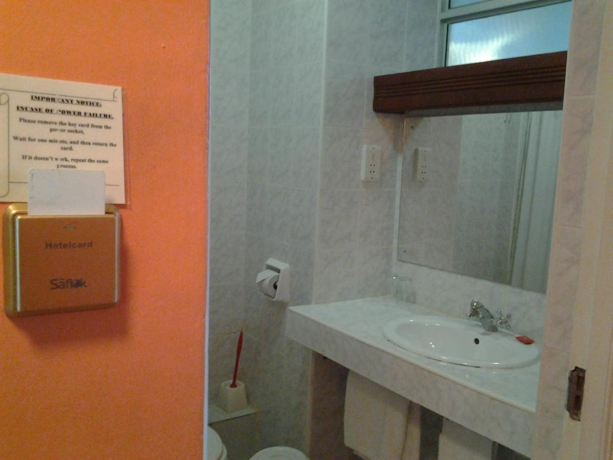 Midview Hotel Nyali - Housity