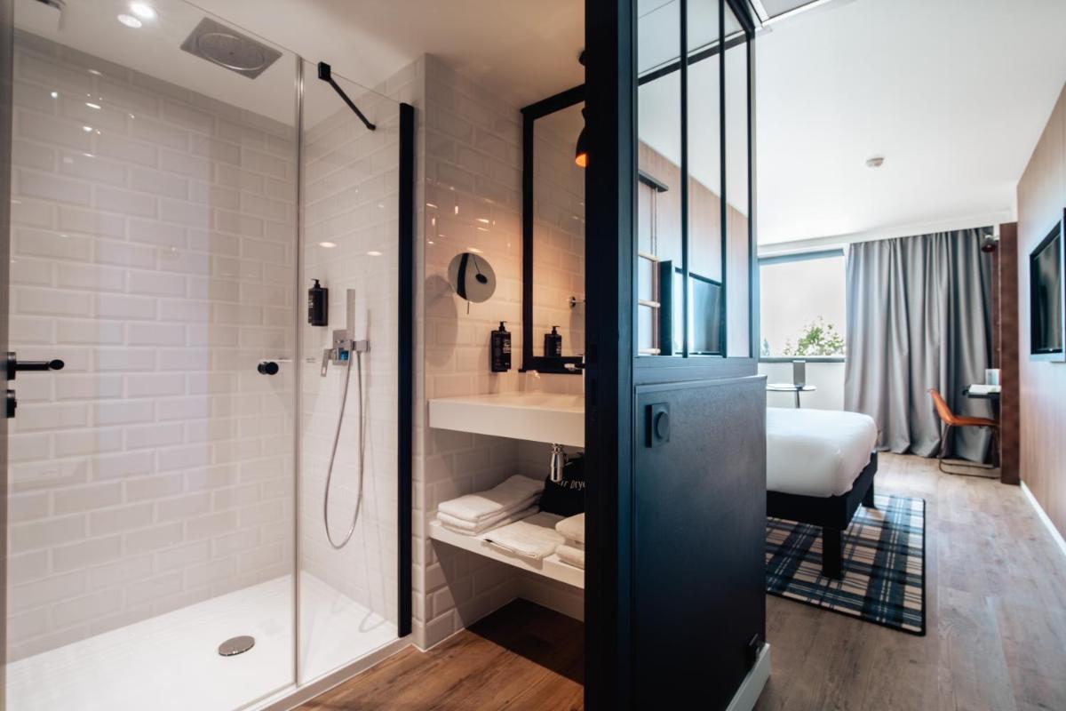 Salle de bains dans l'établissement ibis Styles Castelnaudary