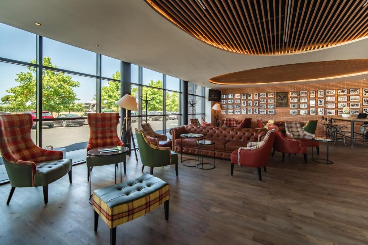 Coin salon dans l'établissement ibis Styles Castelnaudary