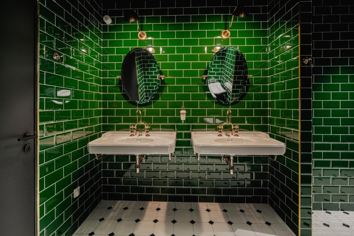Salle de bains dans l'établissement ibis Styles Castelnaudary