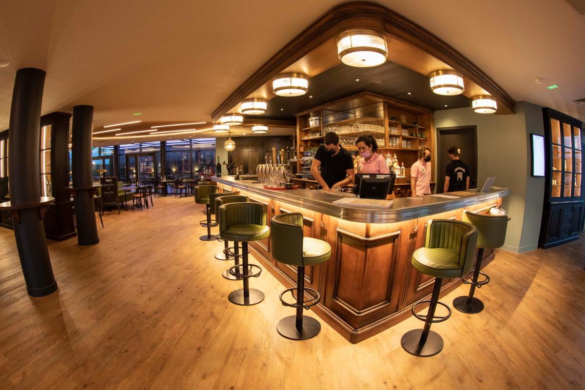 Restaurant ou autre lieu de restauration dans l'établissement ibis Styles Castelnaudary