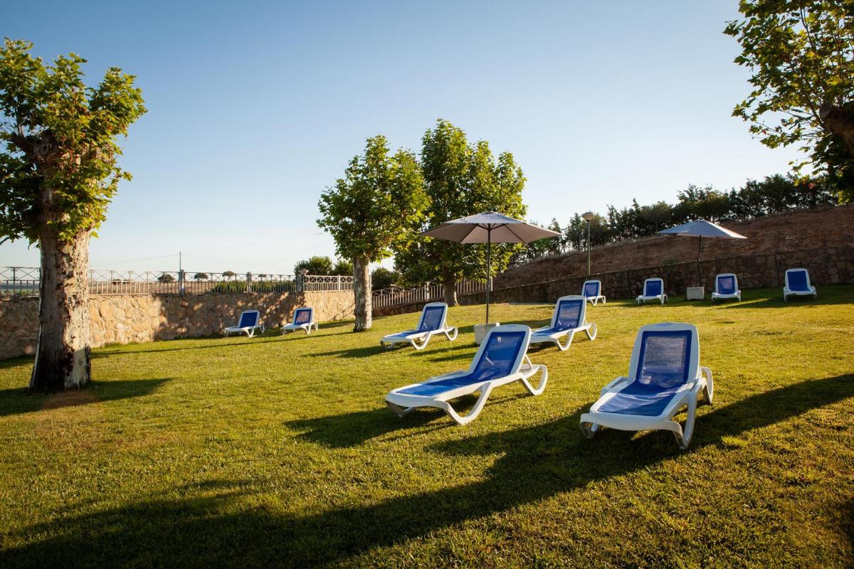 Jardín al aire libre en Hotel Doña Brígida – Salamanca Forum