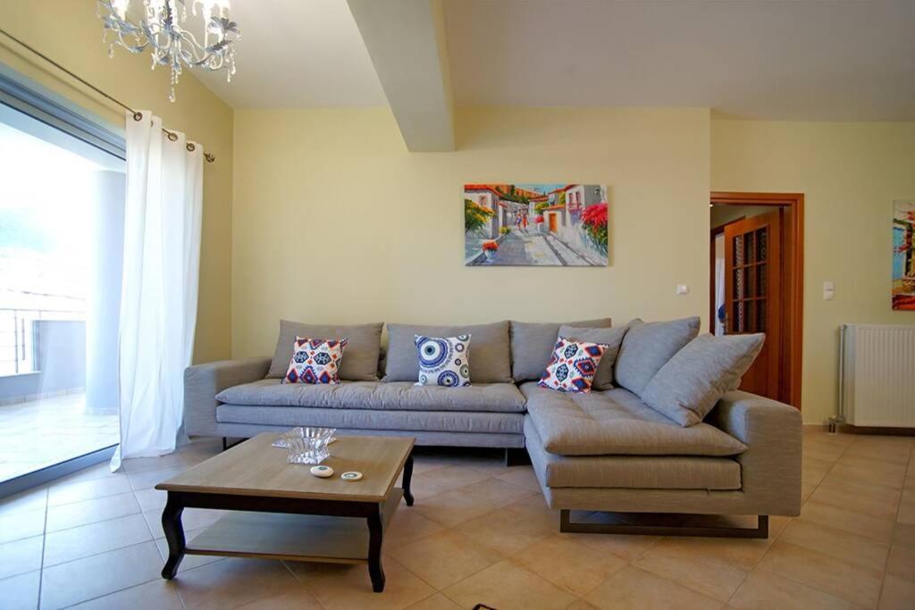 Suitetrails - KYPARISSIA LUXURY HOME