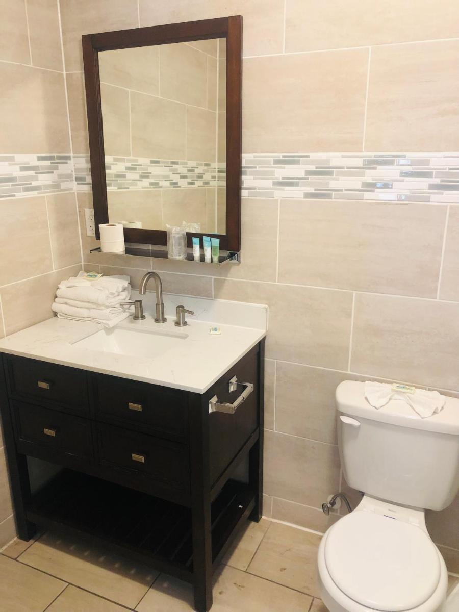 Coastal Sands Inn - Housity