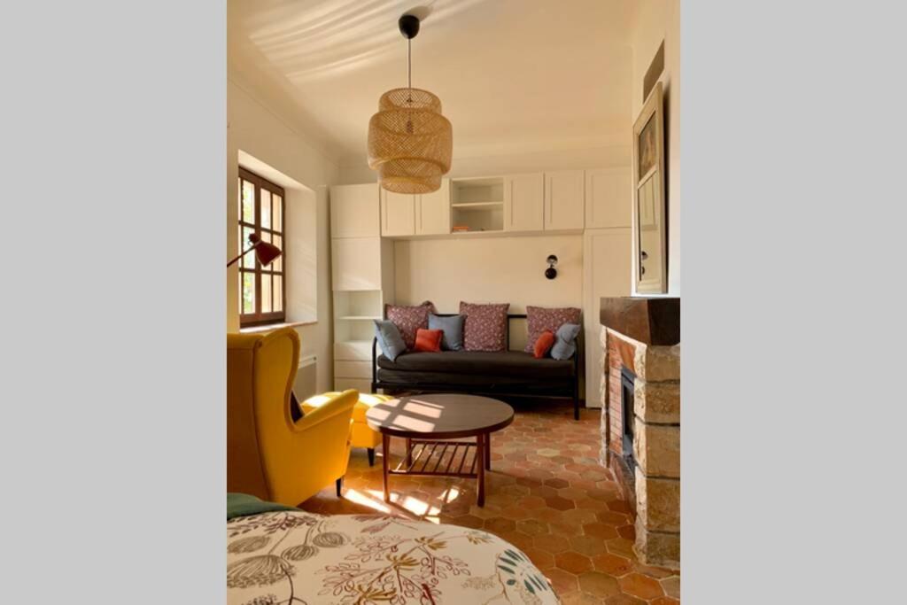 Confortable studio à Mons, au calme absolut - Housity