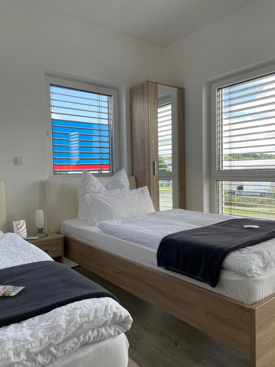 TWT Motel - Housity