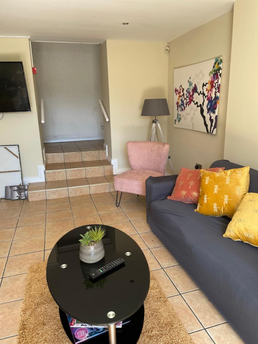 Nicholson House - Housity