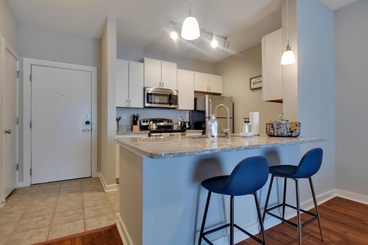 Private Apartment on Atlanta's Beautiful Beltline Trail- Includes Free Parking - Housity