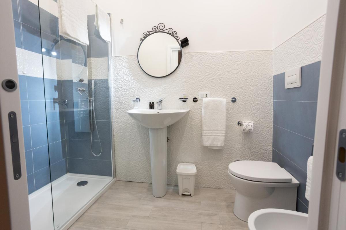 EXCLUSIVE ROOMS - Housity