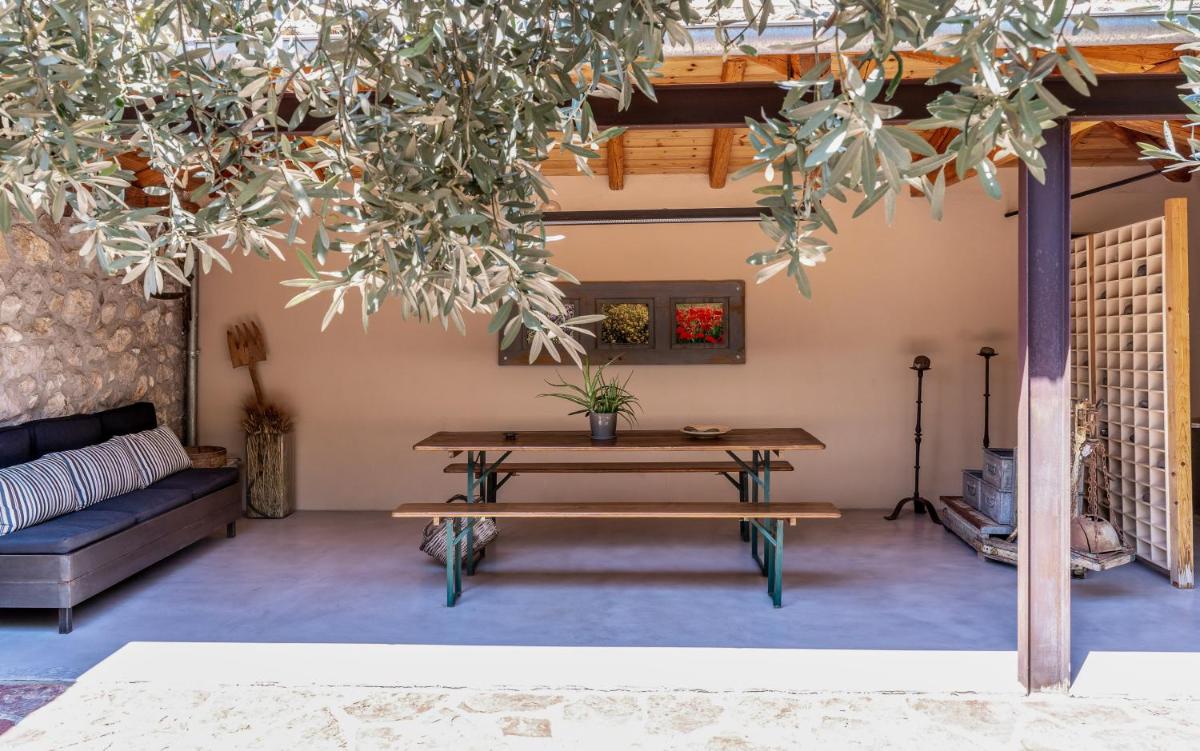 Boutique Stone Cottage - Housity