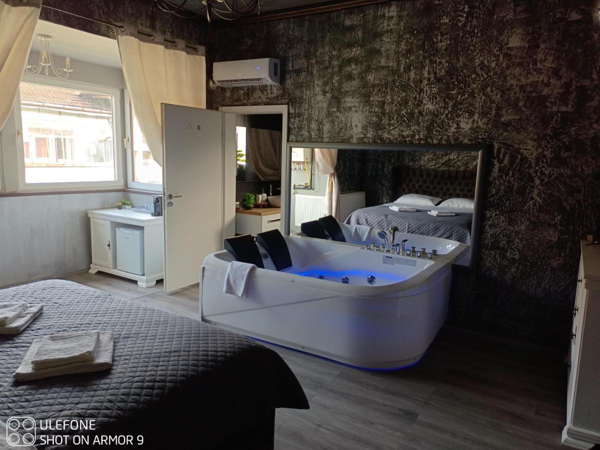 Valeria's Nest - Housity