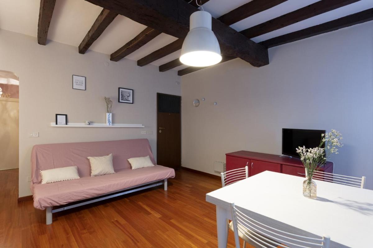 Rua Freda Apartments - Housity