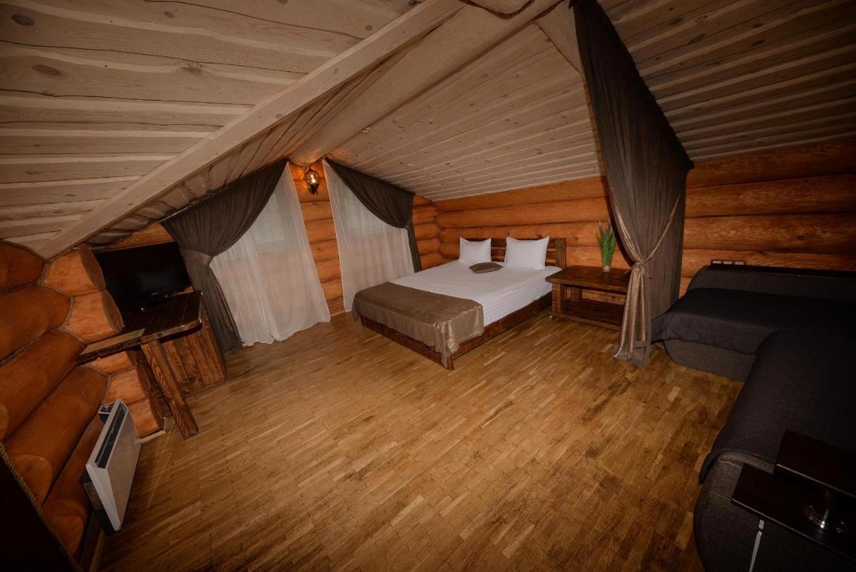 Kotedzh pokrashchenii z lazneiu - Housity