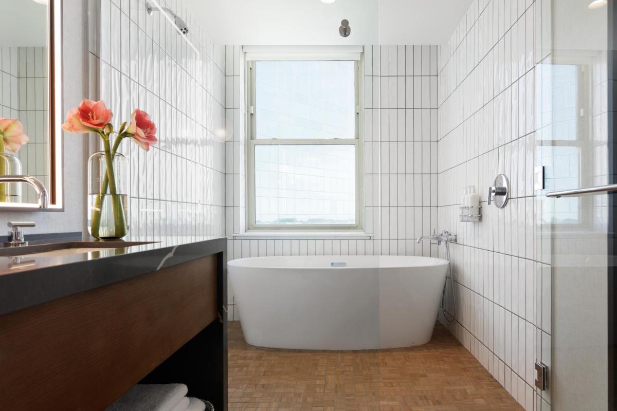Suitetrails - Kimpton - Harper Hotel, an IHG Hotel